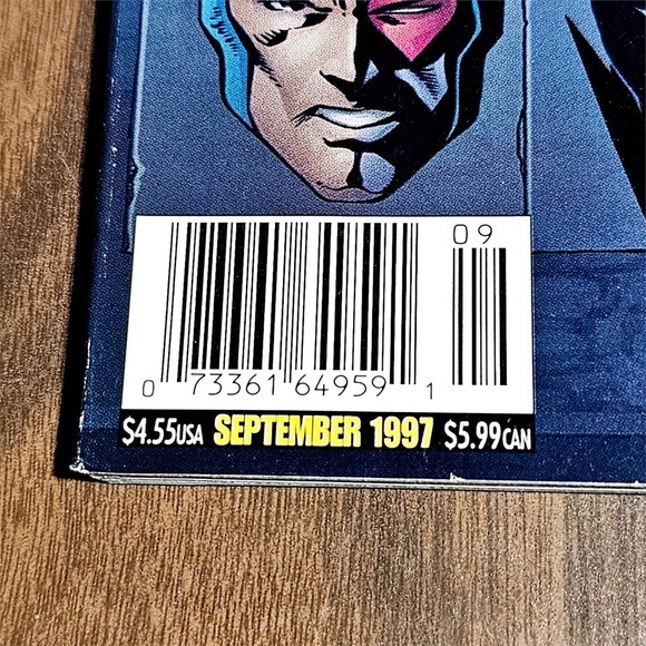 September 1997  Wizard Comic Guide Magazine - Picture 2 of 3